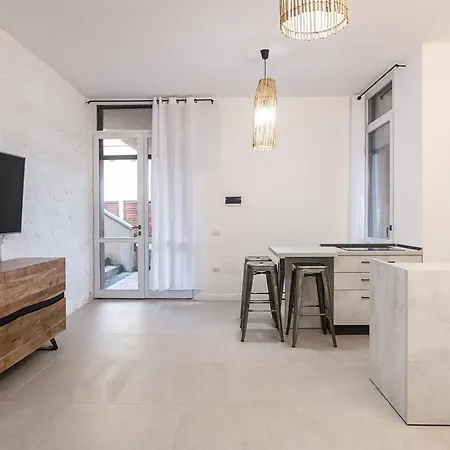 Urbansea House *